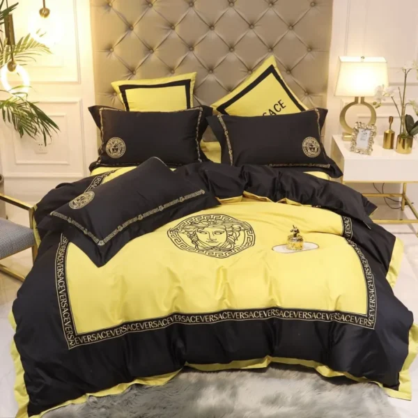 Gianni Versace Black Yellow Luxury Brand High-End Bedding Sets, For Home Best Luxury Bedding Sets