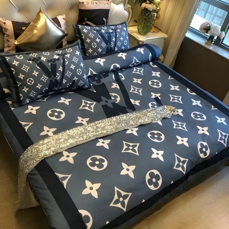 Louis Vuitton Bedding Set - TB507