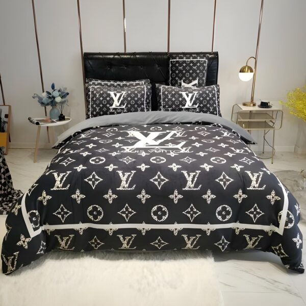 Louis Vuitton Bedding Set - TB515