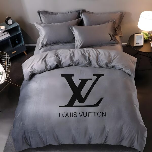 Louis Vuitton Bedding Set - TB531