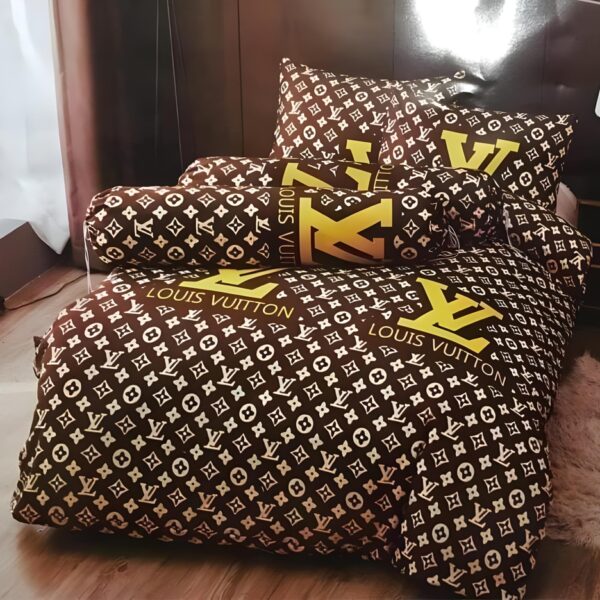 Louis Vuitton Bedding Set - TB559