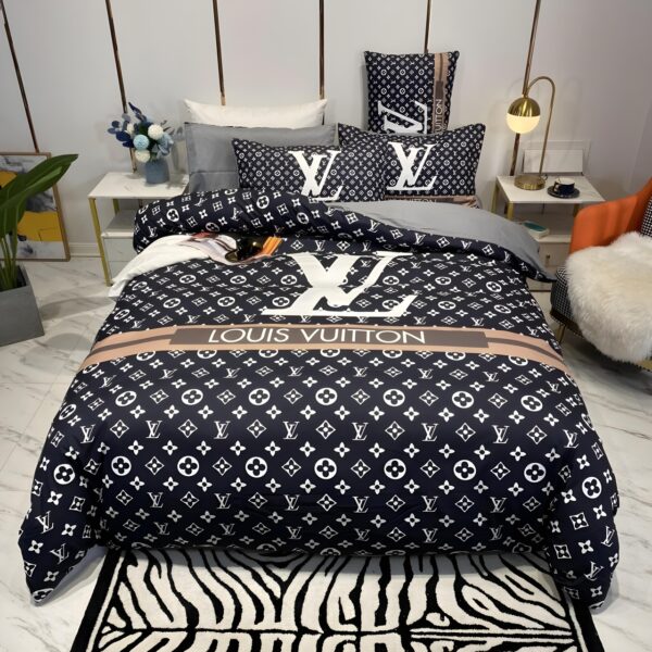 Louis Vuitton Bedding Set - TB562
