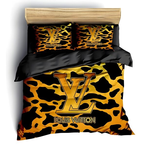 Louis Vuitton Bedding Set - TB567