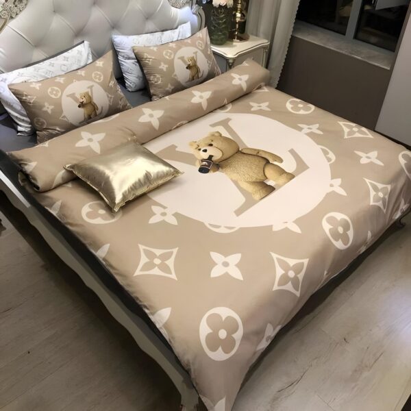Louis Vuitton Bedding Set - TB585