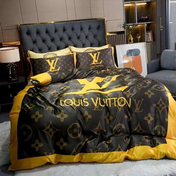 Louis Vuitton Bedding Set - TB586